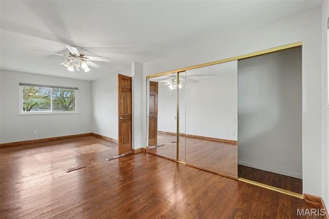 9639 Crestfield Lane, St Louis, MO 63126