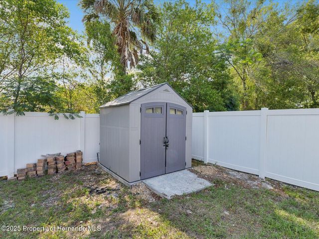 6076 Shiprock Avenue, Spring Hill, FL 34608