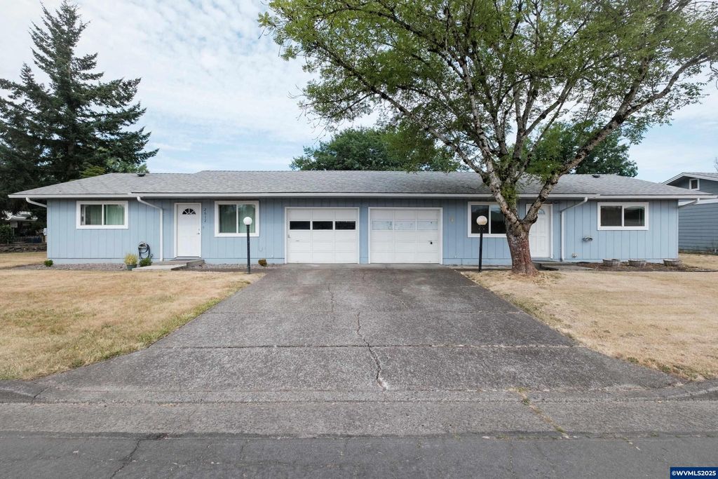 2610 SE Sherman (& 2612) St, Albany, OR 97322