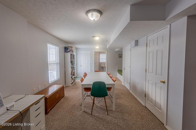 4221 Morgan Jaymes Dr, Louisville, KY 40299