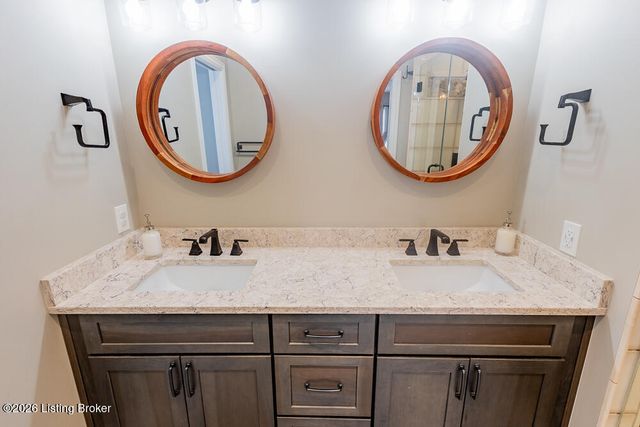 4221 Morgan Jaymes Dr, Louisville, KY 40299