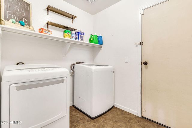 38052 N AMY Lane, San Tan Valley, AZ 85140