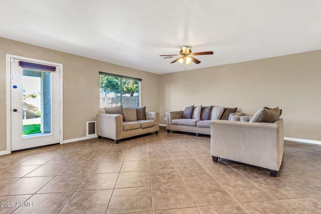 38052 N AMY Lane, San Tan Valley, AZ 85140