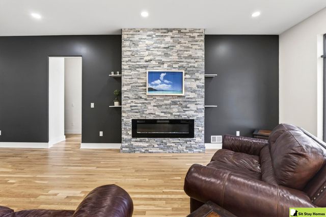 1709 S 28th Street, Omaha, NE 68105