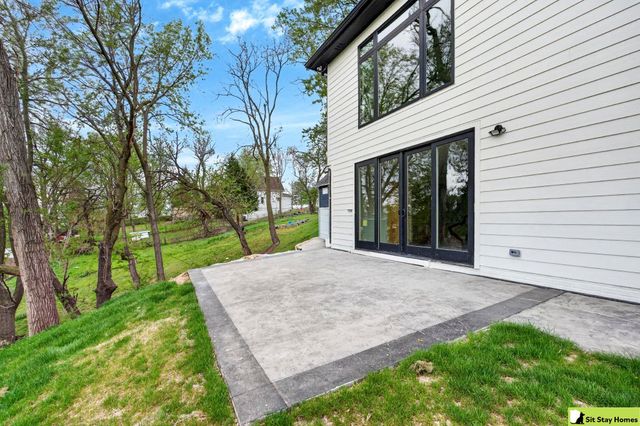 1709 S 28th Street, Omaha, NE 68105