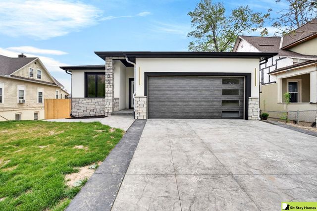1709 S 28th Street, Omaha, NE 68105