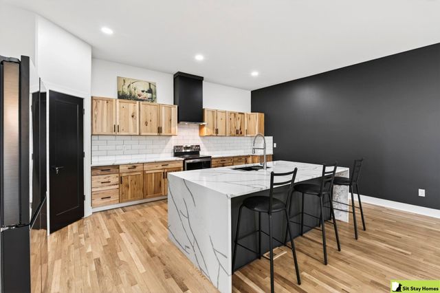 1709 S 28th Street, Omaha, NE 68105