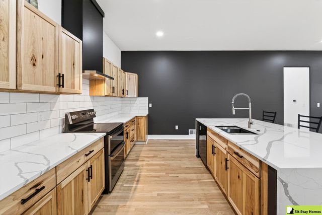 1709 S 28th Street, Omaha, NE 68105