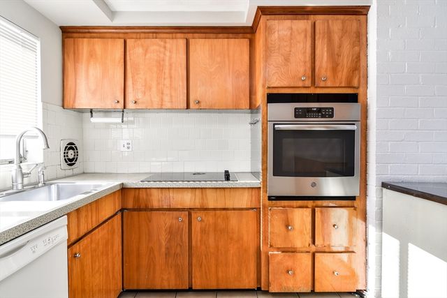 38 Bradford Road, Framingham, MA 01701