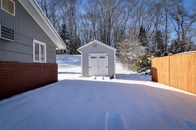 38 Bradford Road, Framingham, MA 01701