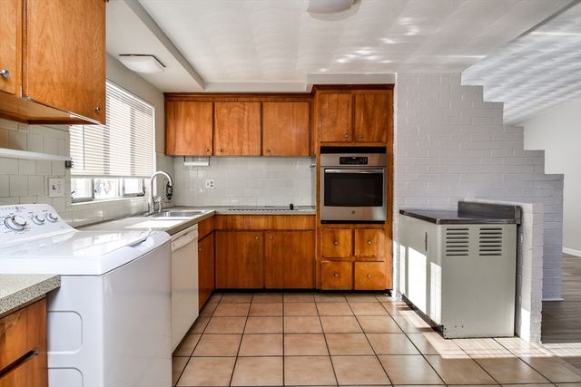 38 Bradford Road, Framingham, MA 01701