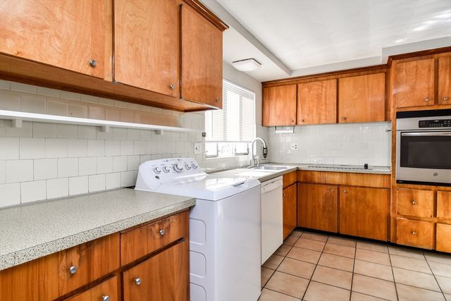 38 Bradford Road, Framingham, MA 01701