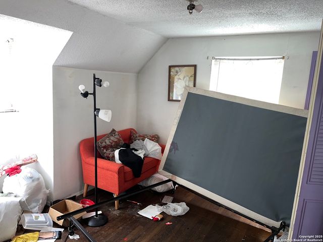 3507 CRESTMONT DR, San Antonio, TX 78217