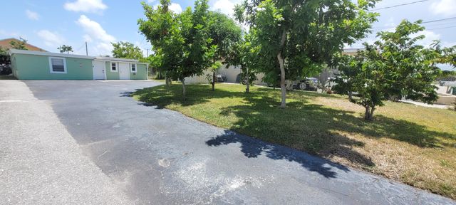 1069 W 30th Street 6, Riviera Beach, FL 33404