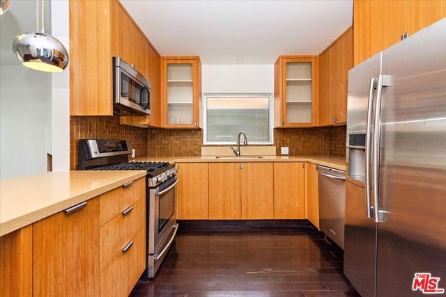12913 Gilmore Avenue, Los Angeles, CA 90066