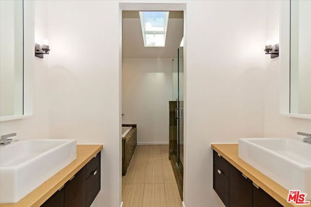 12913 Gilmore Avenue, Los Angeles, CA 90066
