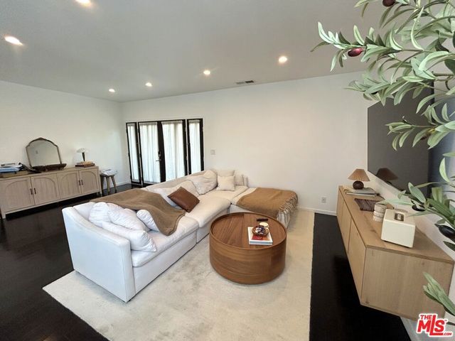 12913 Gilmore Avenue, Los Angeles, CA 90066
