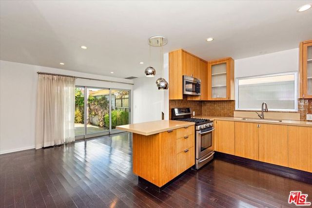 12913 Gilmore Avenue, Los Angeles, CA 90066