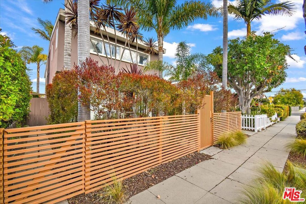 12913 Gilmore Avenue, Los Angeles, CA 90066