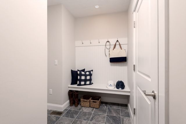 49 Keyhole Circle 34-1, Plymouth, MA 02360