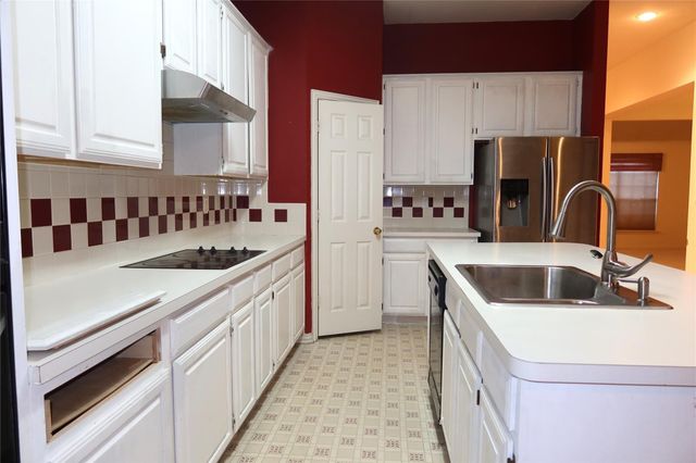 2816 Kings Gate Drive, Carrollton, TX 75006