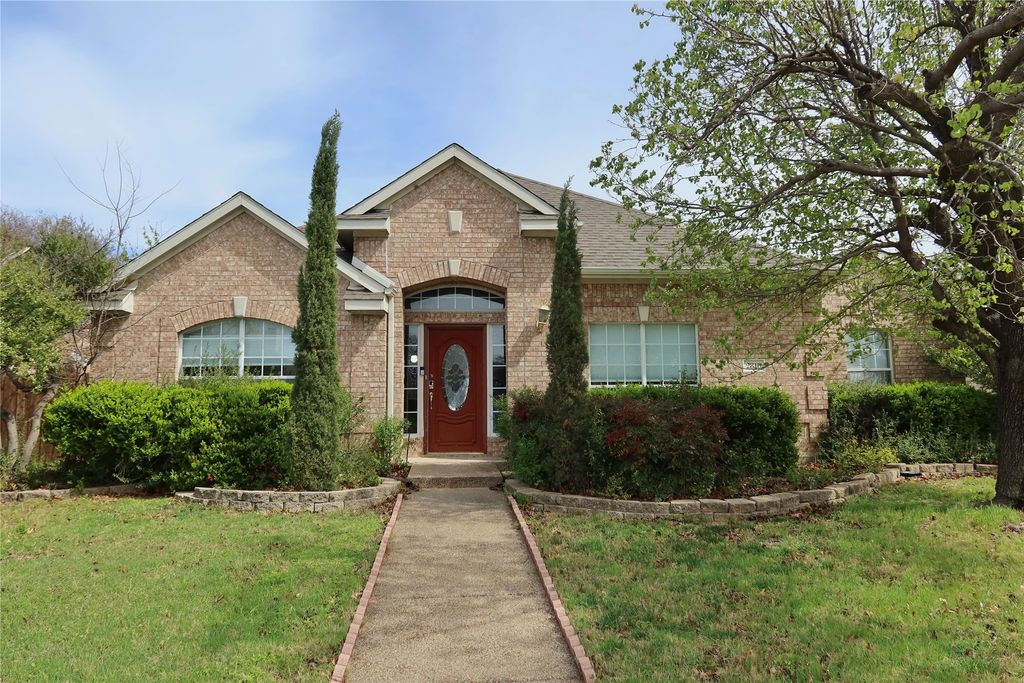 2816 Kings Gate Drive, Carrollton, TX 75006
