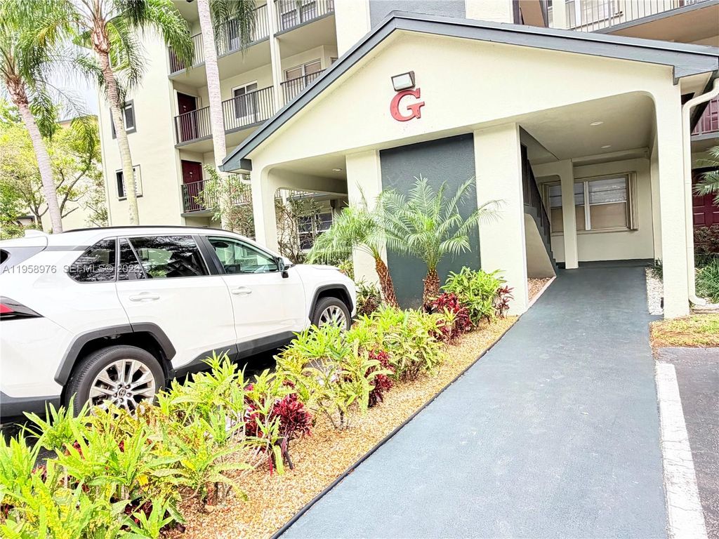 1200 SW 130th Avenue 101G, Pembroke Pines, FL 33027