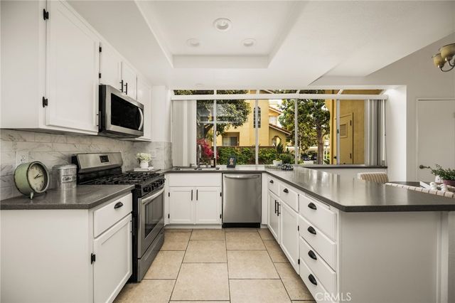 181 Alicante Aisle 236, Irvine, CA 92614