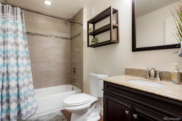 20592 E Duke Drive, Aurora, CO 80013