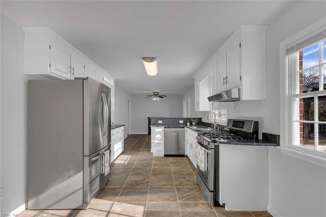 109 Beecham DR, Yorktown, VA 23692