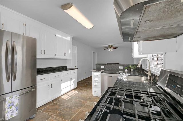 109 Beecham DR, Yorktown, VA 23692