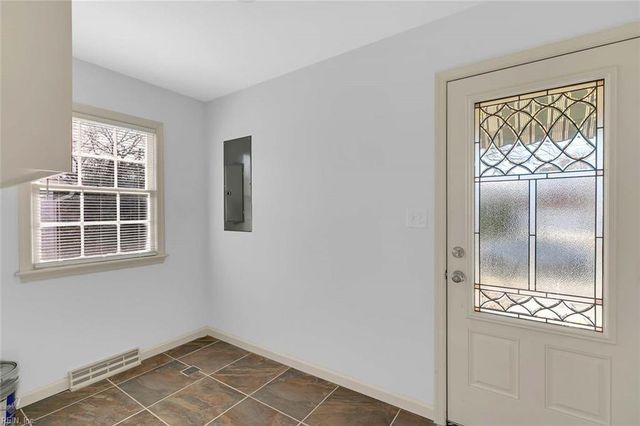 109 Beecham DR, Yorktown, VA 23692