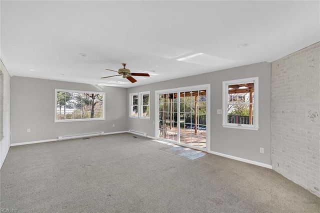 109 Beecham DR, Yorktown, VA 23692