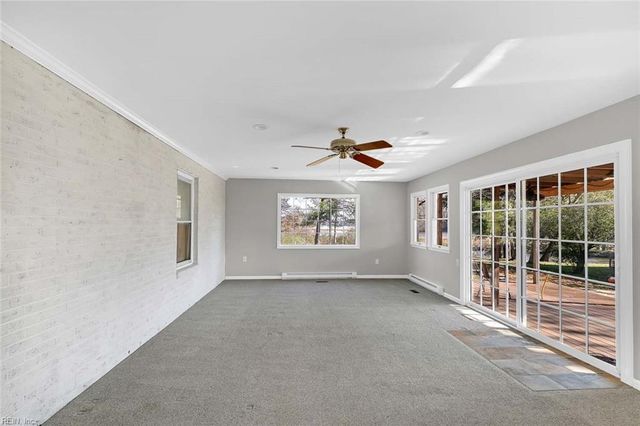 109 Beecham DR, Yorktown, VA 23692