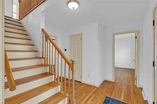 109 Beecham DR, Yorktown, VA 23692