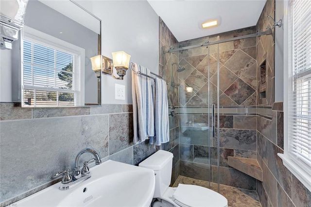 109 Beecham DR, Yorktown, VA 23692