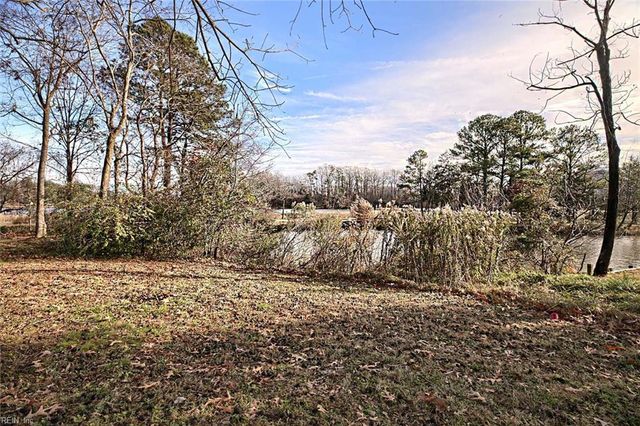 109 Beecham DR, Yorktown, VA 23692