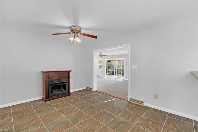 109 Beecham DR, Yorktown, VA 23692