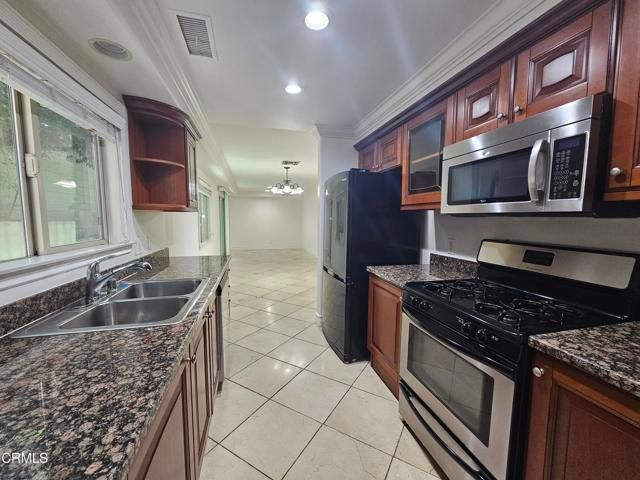 6949 Elmo Street D, Los Angeles, CA 91042