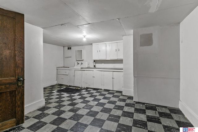 2351 S 40th Street, Lincoln, NE 68506