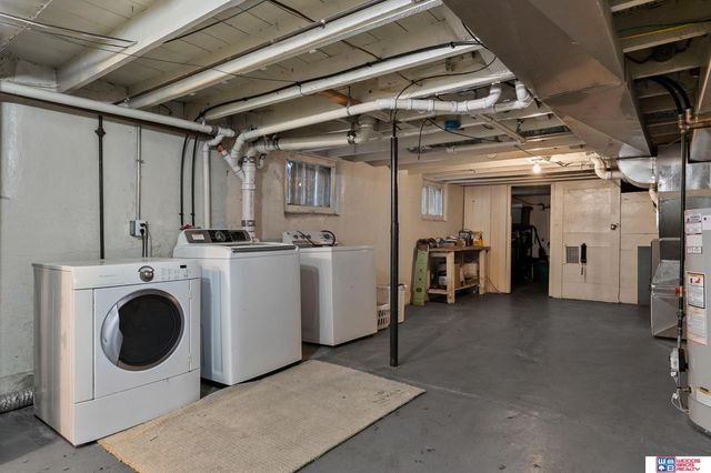 2351 S 40th Street, Lincoln, NE 68506