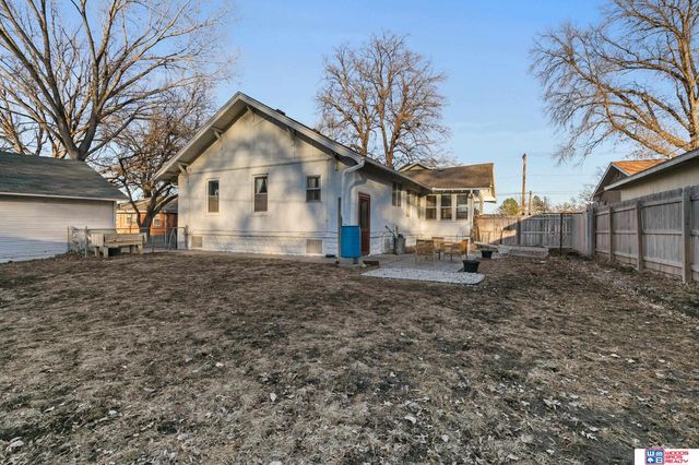 2351 S 40th Street, Lincoln, NE 68506