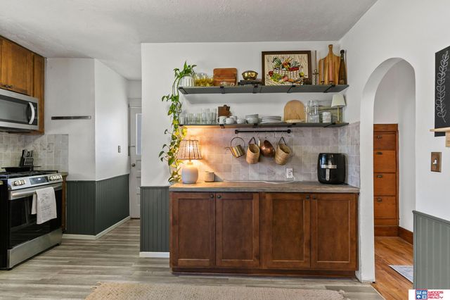 2351 S 40th Street, Lincoln, NE 68506