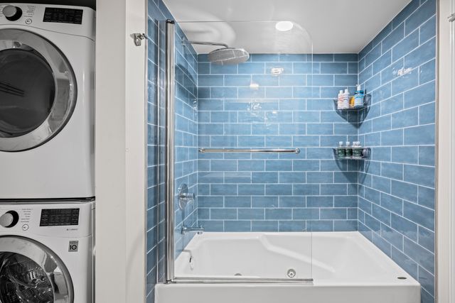 7041 W Touhy Avenue 607, Niles, IL 60714