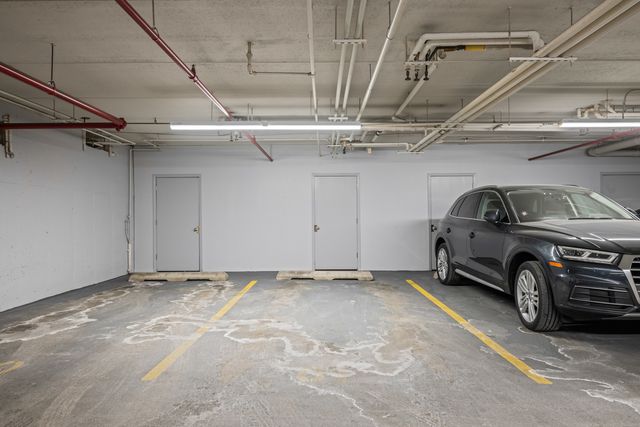 7041 W Touhy Avenue 607, Niles, IL 60714