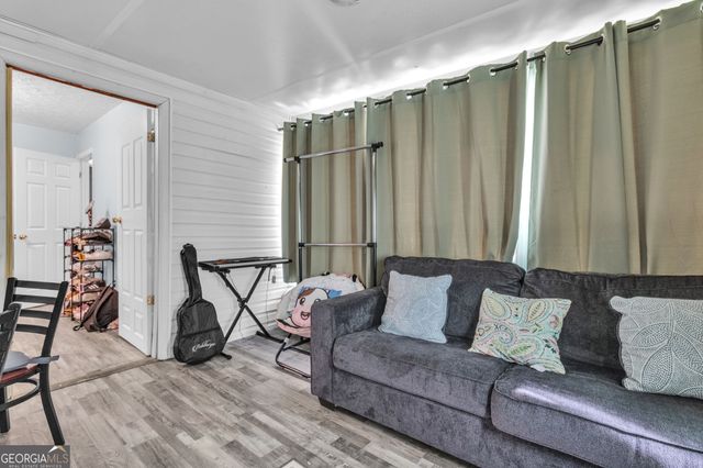 3877 Deaton Road, Flowery Branch, GA 30542