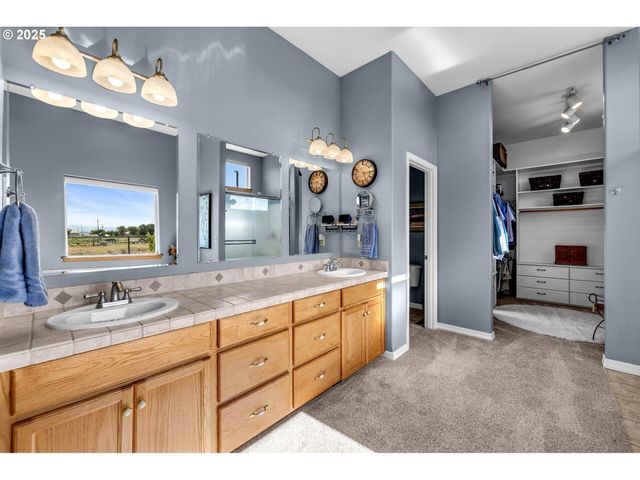 3760 SW Highway 97, Madras, OR 97741
