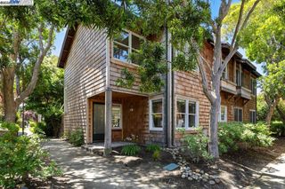 357 Centre Ct, Alameda, CA 94502