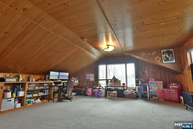 87 Stony Ridge Drive, Hillsdale, NJ 07642