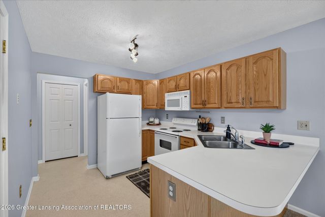 1207 Eagles Point Court 10, East Lansing, MI 48823